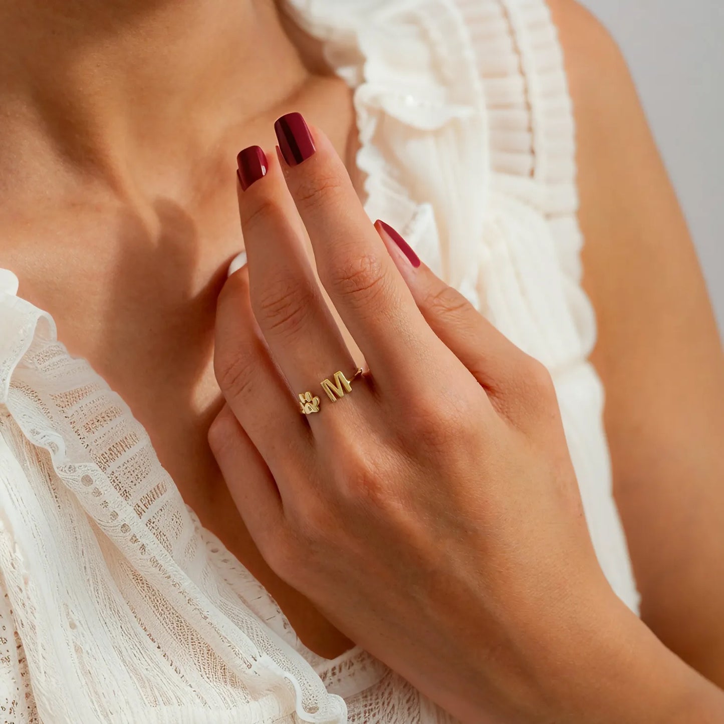 Personlig ring med husdjursinitialer