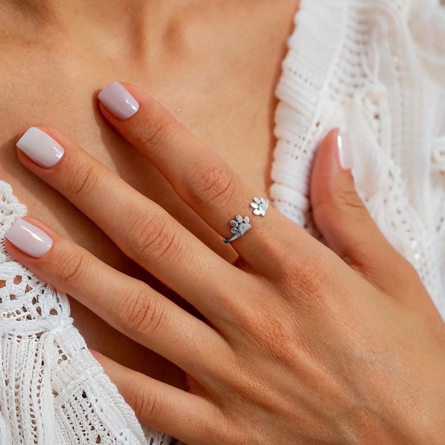 Personlig ring med husdjursinitialer