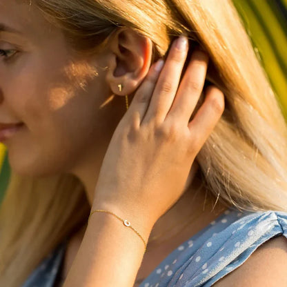 Personligt armband med initialer i sidled